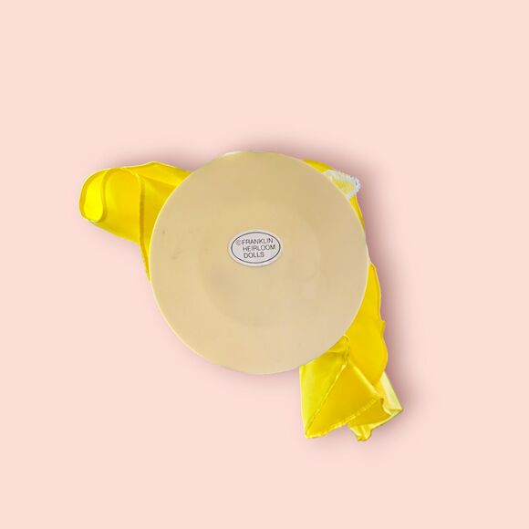 Franklin Mint Disney Snow White Heirloom doll - Picture 3 of 5